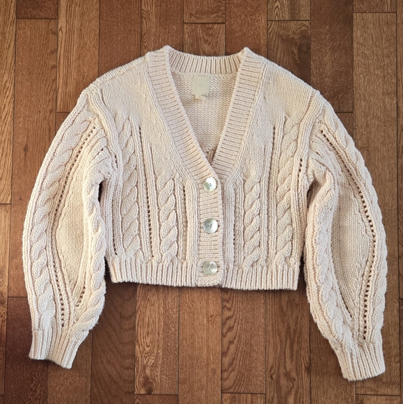 Pink cable knit Cardigan 🎀 - Picture 1 of 9